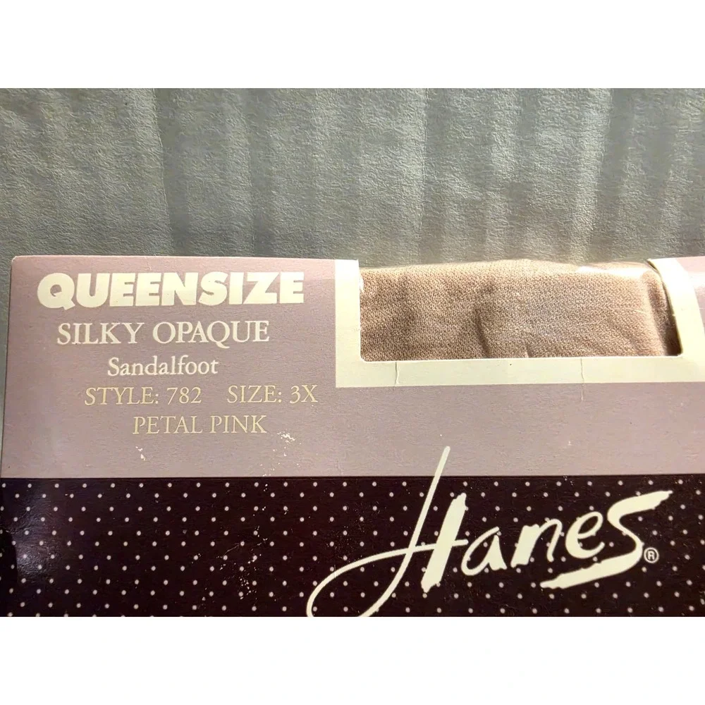 Hanes Queensize Fitting Pretty Silky Opaque Pantyhose Petal Pink Size 3X